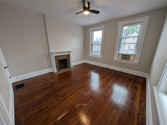 Building Photo - 225 Fosdick St Unit 3