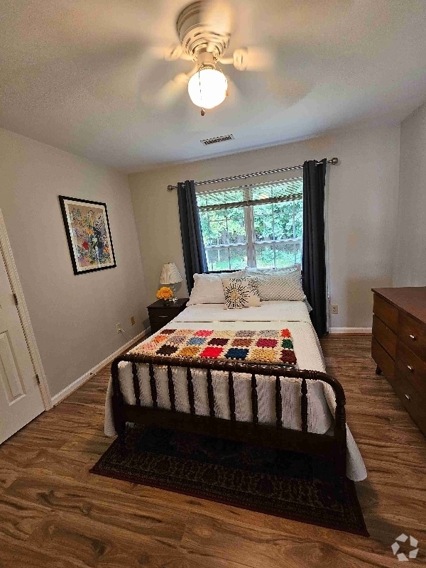 Building Photo - 1208 Raintree Dr Rental
