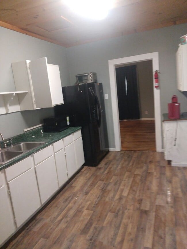 Photo - 121 Baggett St