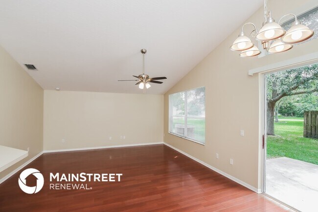 475 Sedgewood Cir