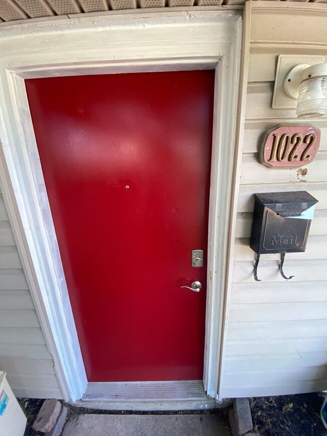 Building Photo - 1022-1024 Holloway St Unit 1022 Holloway St