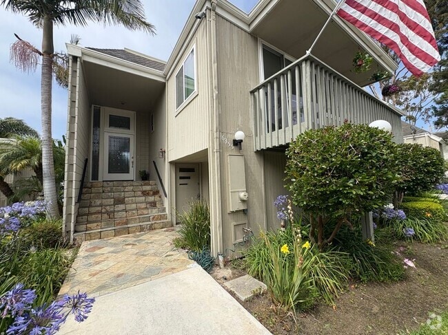 Building Photo - 16355 Wimbledon Ln Rental