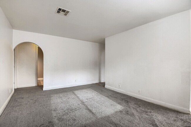 Photo - A Spacious and Stylish 2 Bed / 2 Ba Condo Gated Community