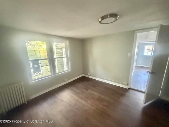 Photo - 225 N Bromley Ave Apartamento