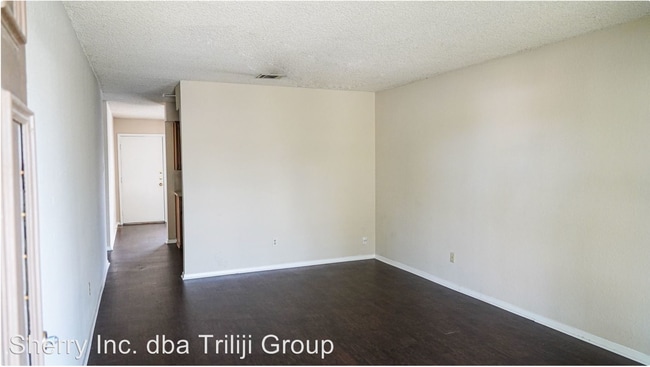 Photo - E 105-107 Eldorado Unit 105