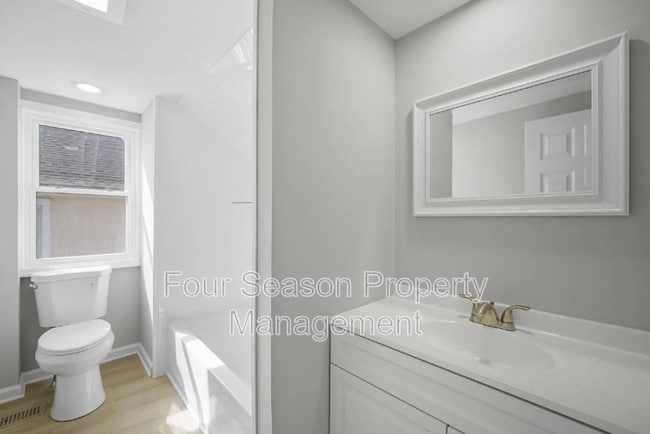 Photo - 837 Virginia Ave