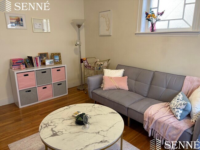 Photo - 1697 Cambridge St Unit 3