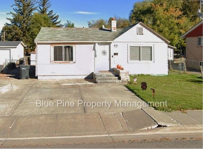 Building Photo - 631 College St Rental