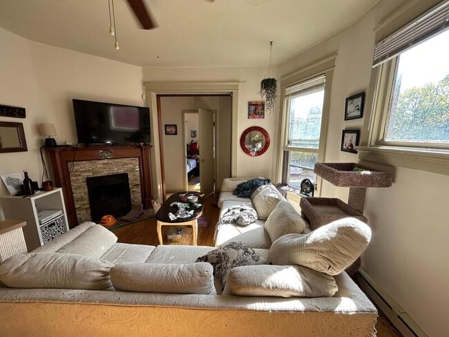 Building Photo - 125 E Gorham St Unit 101 Rental