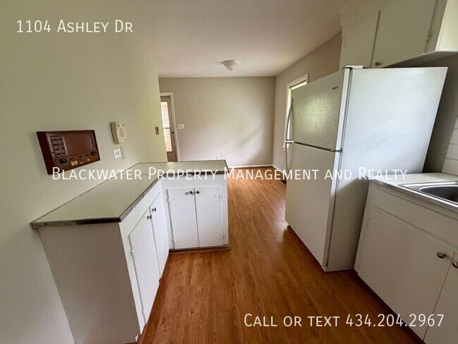 Photo - 1104 Ashley Dr
