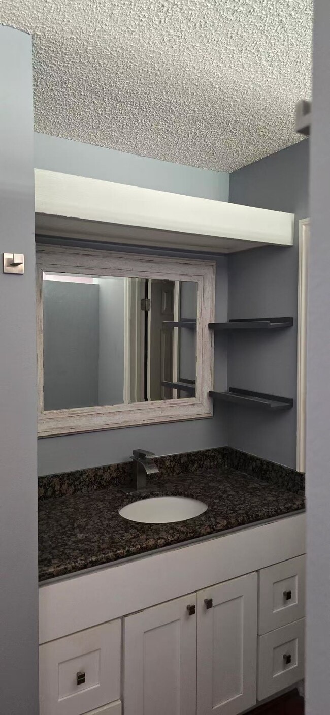 Photo - 96 Streamwood