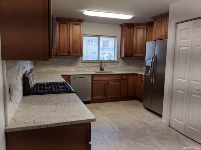 Photo - 649 E Beech St Unit garden