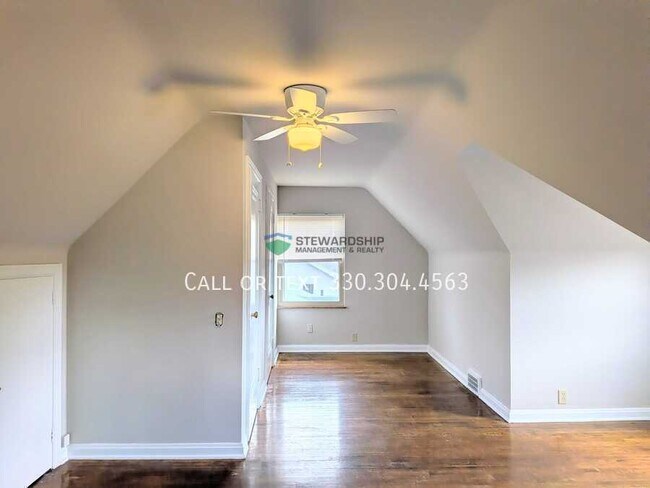 Photo - 1303 23rd St NE