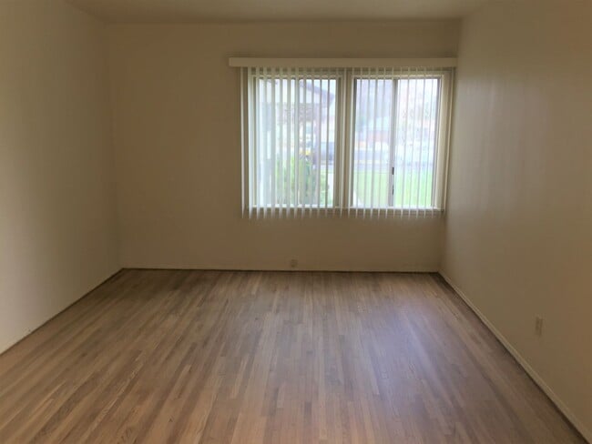 4848 N Lakewood Blvd Unit 4852