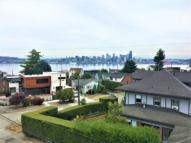 Vista al patio - 1508 California Ave SW