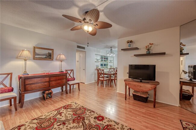 Photo - 2400 NE 10th St Unit 204