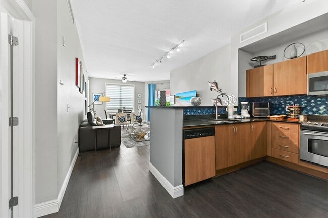 Building Photo - 804 E Windward Way Unit 120