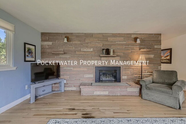 Photo - 6086 Simmons Dr