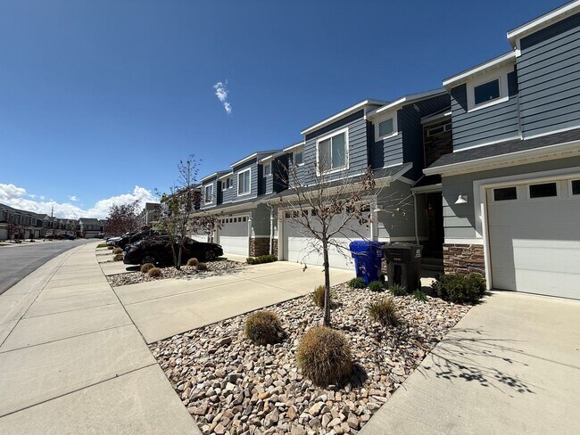 Photo - Beautiful 3 Bed, 3 Bath Bluffdale Townhome with Finished Basement, Kitchenette & Garage