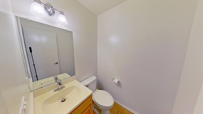 Photo - Charming 2 Bed 1.5 Bath Townhome in El Cam...