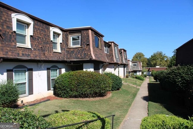 Building Photo - 146 Rue Fontaine