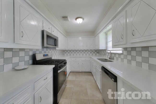 Photo - 12306 Foxridge Dr
