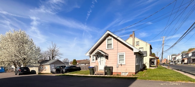 Building Photo - 1234 E Philadelphia Ave