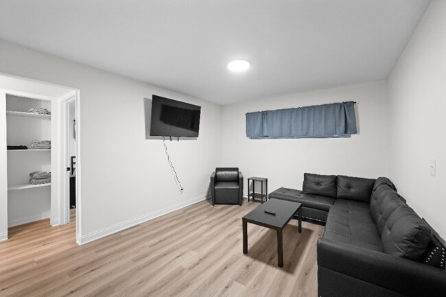 Photo - 613 S Champion Ave Unidad 613 S Champion Ave F