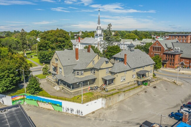 Building Photo - Lombard Estate Rental