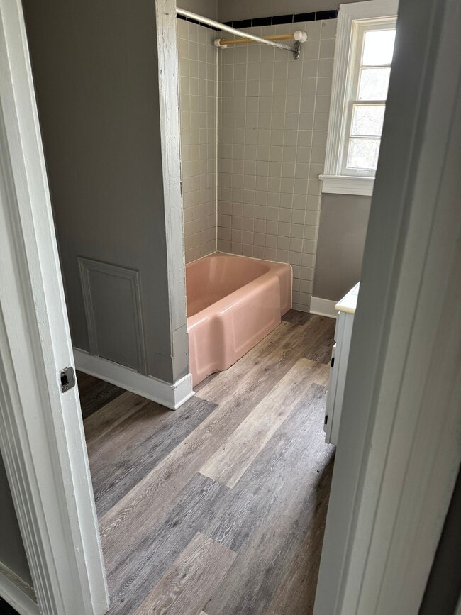 Photo - 611 E 19th St