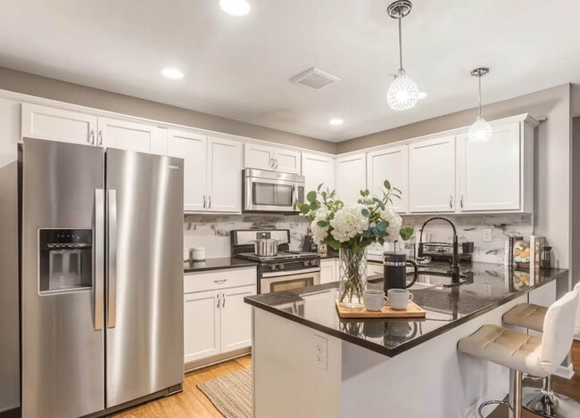 Photo - 2424 Lyndale Ave S Unidad ID1250777P