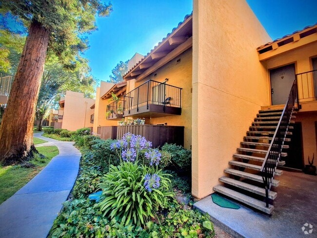 Building Photo - Beautifully Remodeled Second Floor Condo A... Unit 243