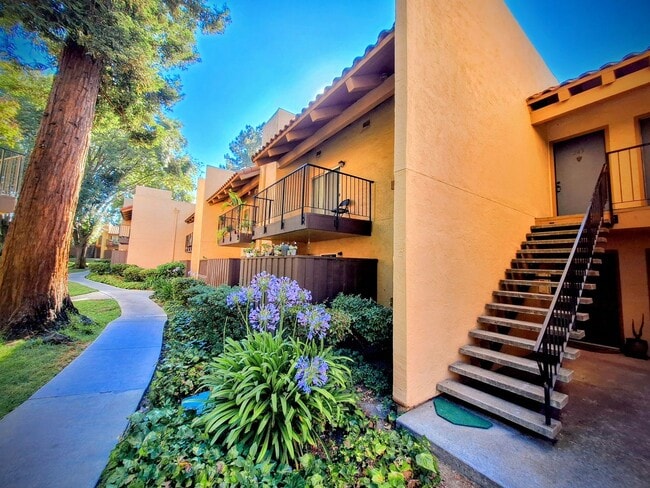 Beautifully Remodeled Second Floor Condo A... - Beautifully Remodeled Second Floor Condo A... Unidad 243