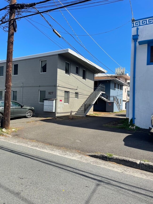 Moiliili - Hausten St - 2 Bdrm/1 Bath/No P... - Moiliili - Hausten St - 2 Bdrm/1 Bath/No P... Condo