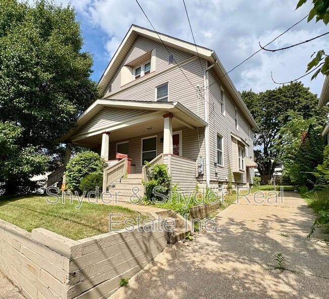 Building Photo - 2307-2309 22nd St