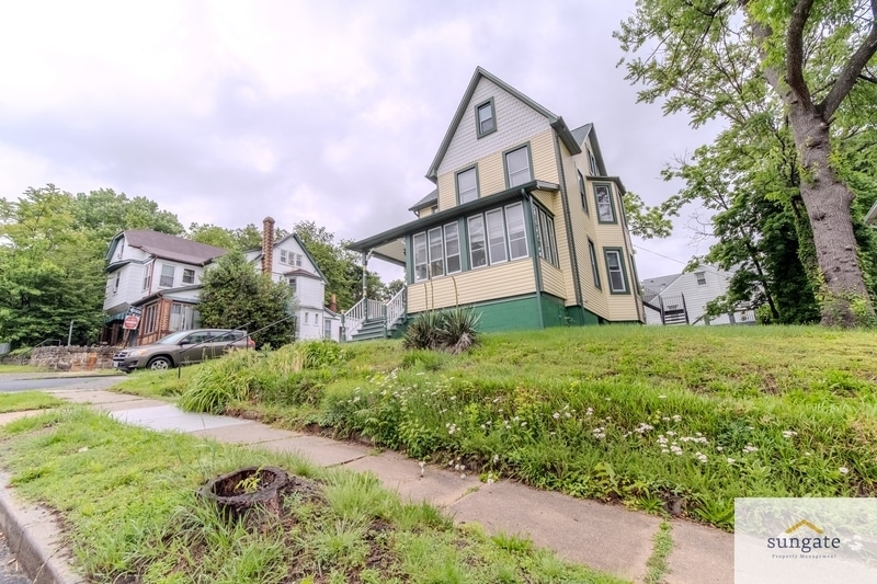 Photo - 2900 E Strathmore Ave, Unit 3 - .