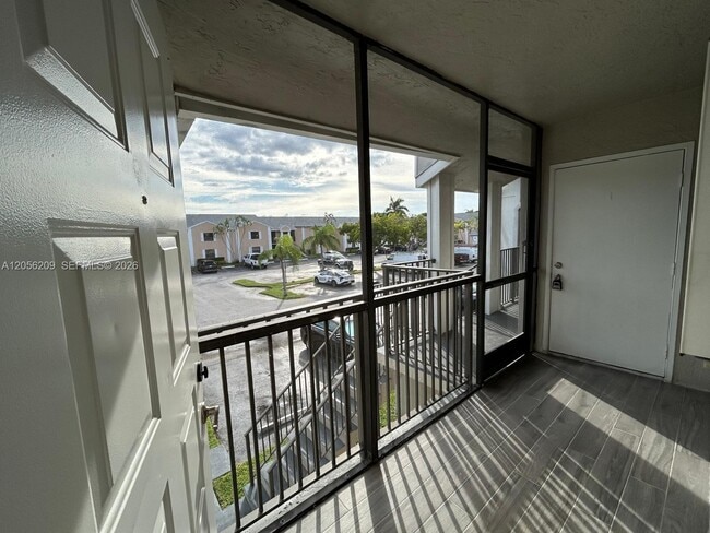 Photo - 1197 Washington Cir Unit 1197A