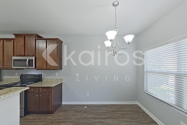 Photo - 1332 Bass Ln