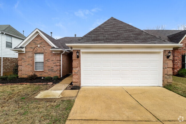 Building Photo - 6936 Parkbrook Ln Rental