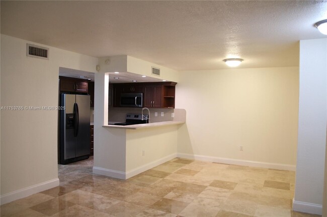 Photo - 8811 SW 123rd Ct Apartamento Unidad 109