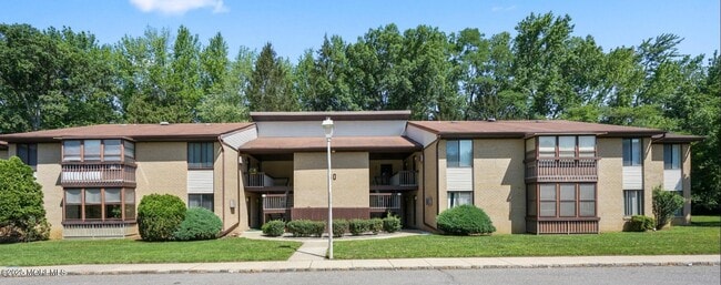 Photo - 60 Amberly Dr House