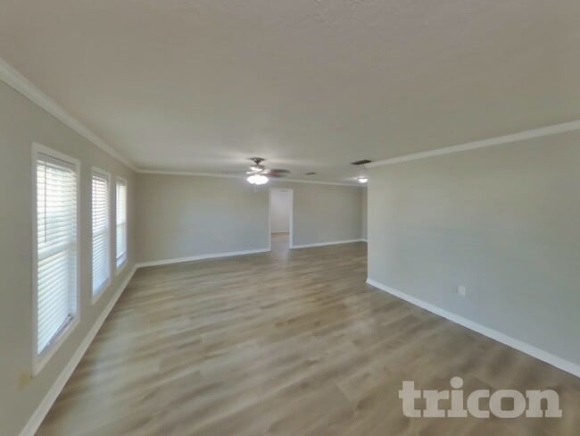 Photo - 4720 Palm Aire Cir