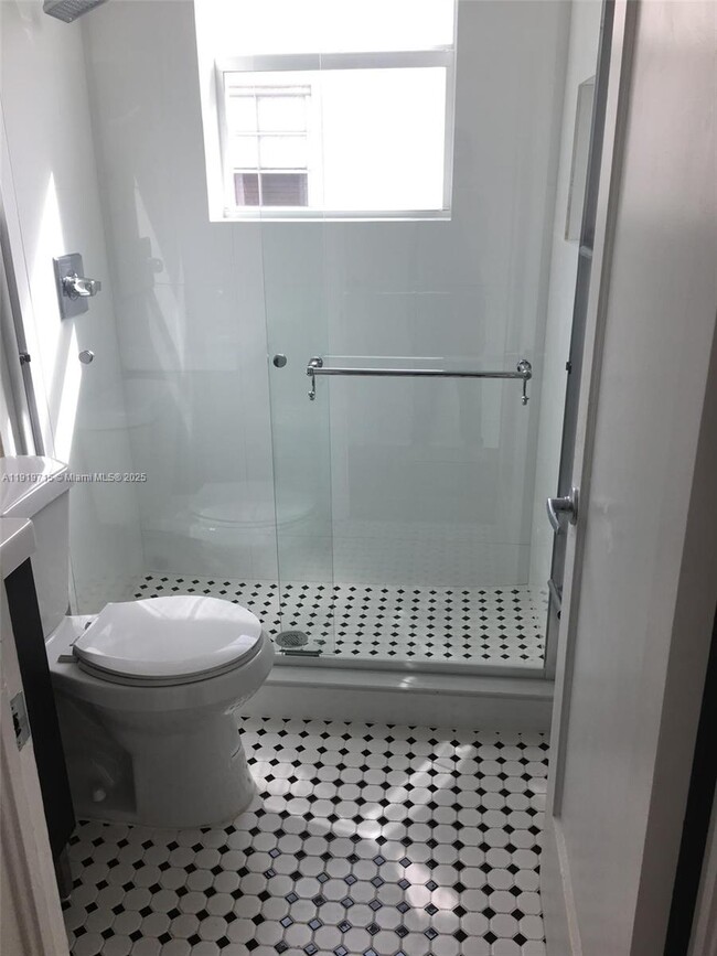 Photo - 1618 Michigan Ave Unit 37