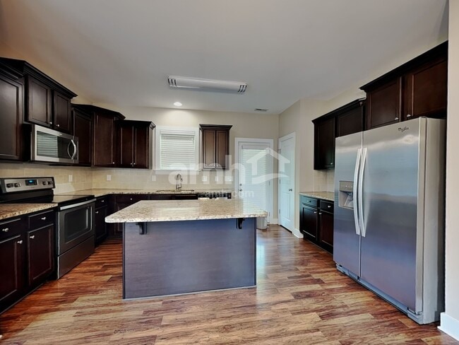 Photo - 407 Red Wood Rd