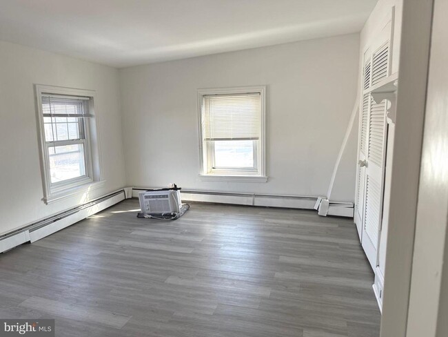 Photo - 134 N Main St