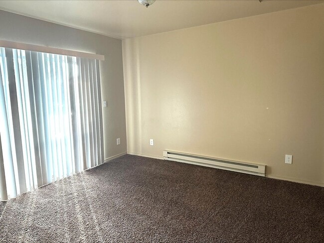 Photo - Kamden Court: Leasing Specials! Great location in Kennewick!