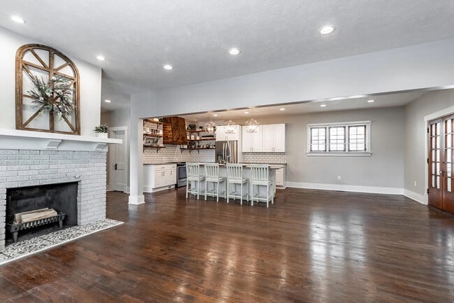 Photo - 304 N 43rd St