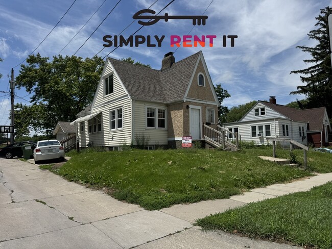 4 Bedroom House Near Campus - 4 Bedroom House Near Campus