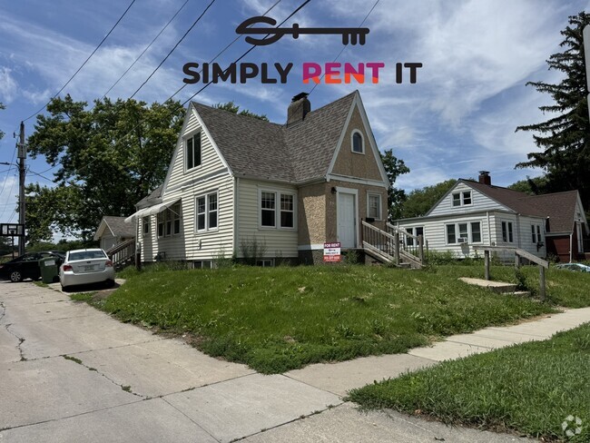 Building Photo - 4 Bedroom House Near Campus