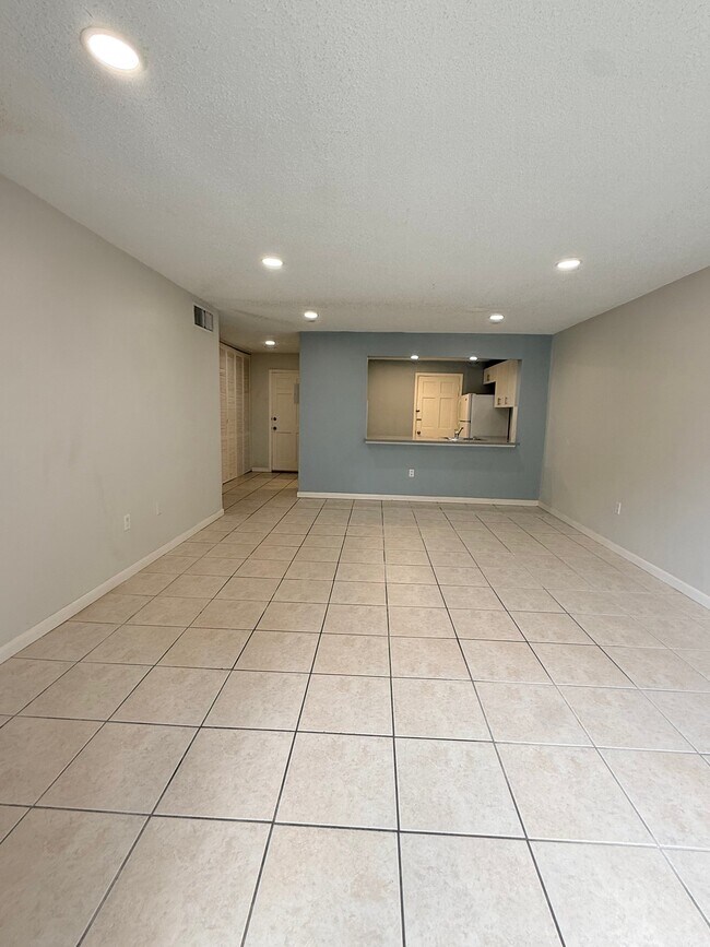 9611 SW 77th Ave Unit 00